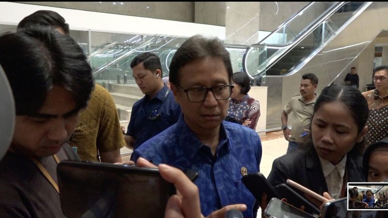 Menkes Budi Gunadi Sadikin akan menerbitkan regulasi untuk meningkatkan kemampuan dokter umum dalam menangani kasus kegawatdaruratan medis, terutama di daerah terpencil.