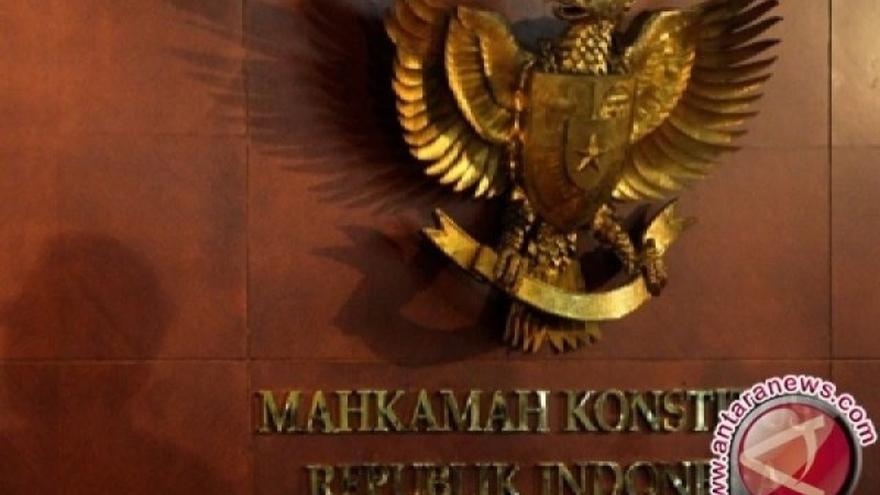 Hasil Pilkada Banjarbaru 2024 kembali disengketakan di MK, dengan dugaan pelanggaran terstruktur, sistematis, dan masif (TSM) oleh pasangan pemenang, Erna Lisa Halaby dan Wartono.