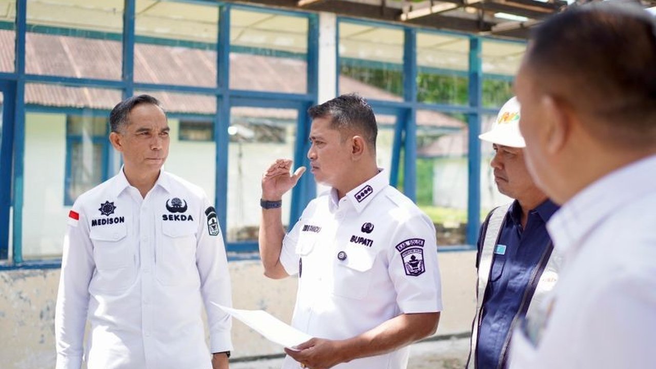 Pemkab Solok mengalokasikan Rp7,6 miliar untuk membangun sekolah rakyat di Jorong Lubuk Selasih, Nagari Batang Barus, Sumatera Barat, sebagai upaya meningkatkan akses pendidikan bagi masyarakat kurang mampu.