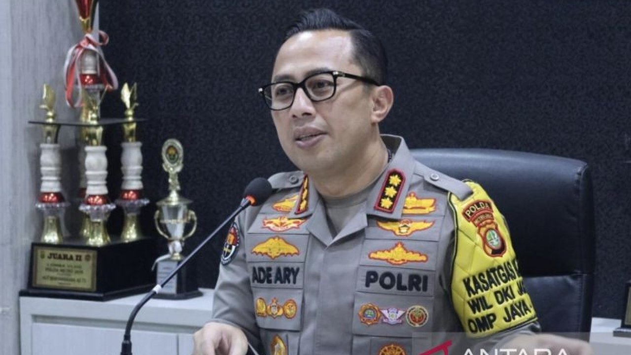 Polda Metro Jaya telah memeriksa sejumlah saksi terkait laporan dugaan ijazah palsu Presiden Jokowi, dengan beberapa pasal KUHP dan UU ITE disangkakan.