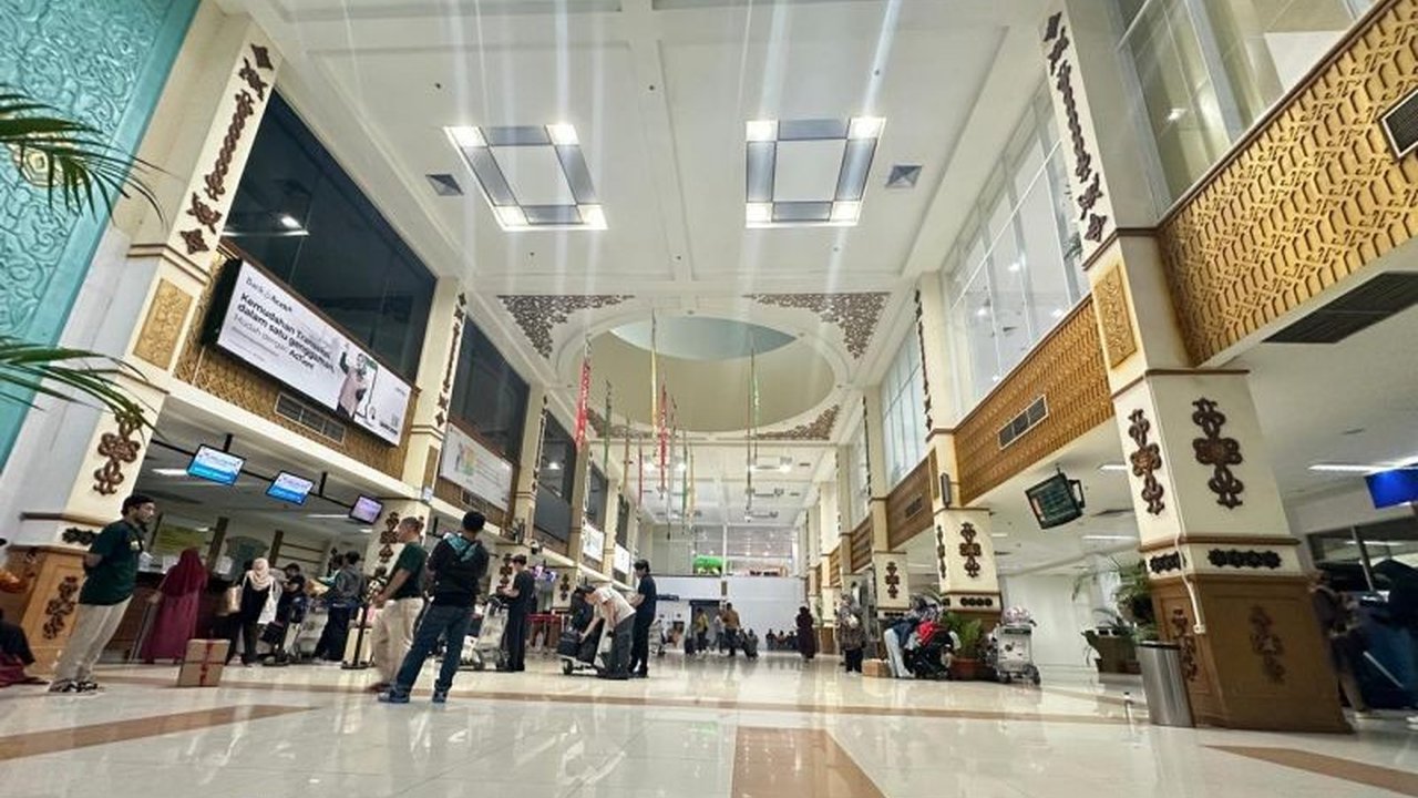 Bandara Internasional Sultan Iskandar Muda (SIM) di Aceh Besar siap melayani penerbangan jamaah calon haji (JCH) Embarkasi Aceh ke Tanah Suci mulai 18 Mei 2025, dengan berbagai persiapan telah dilakukan.