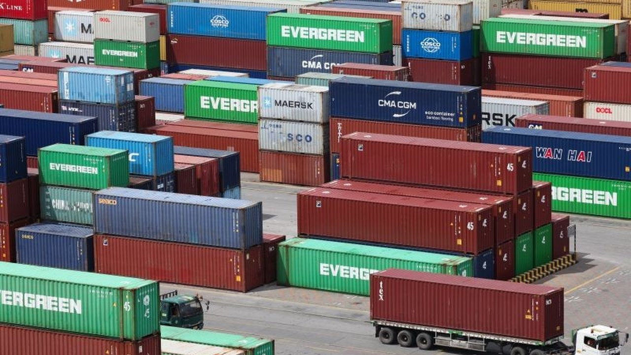 Badan Pusat Statistik (BPS) mengubah jadwal rilis data ekspor impor dan neraca perdagangan menjadi awal bulan untuk meningkatkan kualitas data dan memberikan angka tetap kepada pengguna.