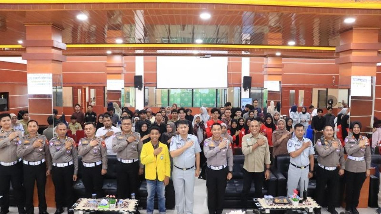 Universitas Khairun (Unkhair) bersama Polda Maluku Utara dan Jasa Raharja mendeklarasikan komitmen untuk menjadikan kampus sebagai pelopor keselamatan berlalu lintas, guna menekan angka kecelakaan dan membentuk generasi muda yang tertib berlalu lintas.