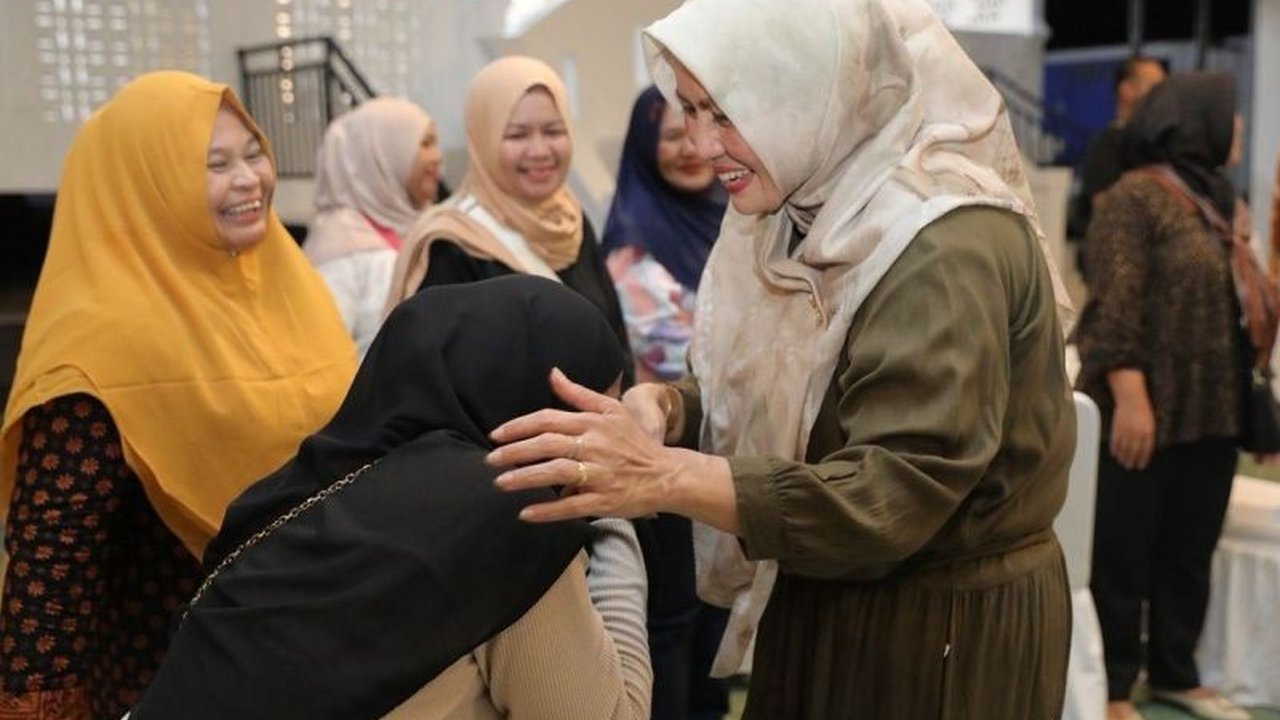 Wagub Kepulauan Bangka Belitung, Hellyana, membuka rumah dinasnya di Pangkalpinang sebagai rumah bersama bagi masyarakat yang membutuhkan tempat tinggal sementara, khususnya warga Belitung yang mengikuti lomba desa.