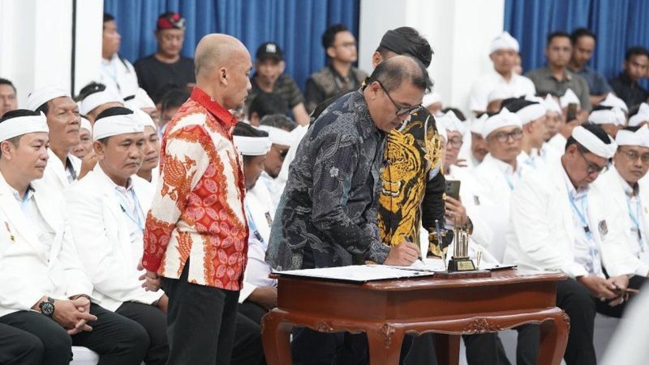 Institut Teknologi Bandung (ITB) resmi menjadi konsultan Pemprov Jabar dalam pembangunan desa, fokus pada tata ruang, lingkungan, dan teknologi tepat guna untuk mendorong pertumbuhan ekonomi dan mengurangi kemiskinan.