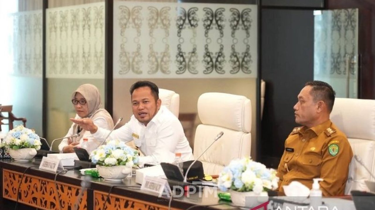 Pemerintah Provinsi Kalimantan Timur optimistis mampu mencapai swasembada pangan dalam waktu enam bulan melalui program pertanian modern dan dukungan luas lahan.
