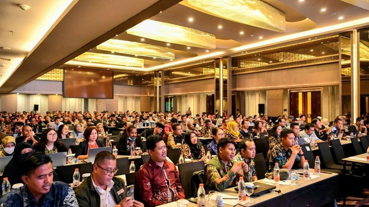 Kemendikbudristek Latih Ribuan Guru untuk Mengajar Koding dan AI