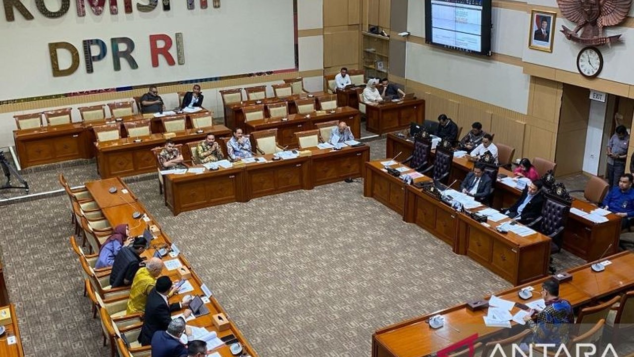 Komisi III DPR RI mendorong penyelesaian kasus penghinaan presiden melalui keadilan restoratif (RJ) dalam RUU KUHAP untuk mencegah multitafsir dan kriminalisasi yang tidak perlu.