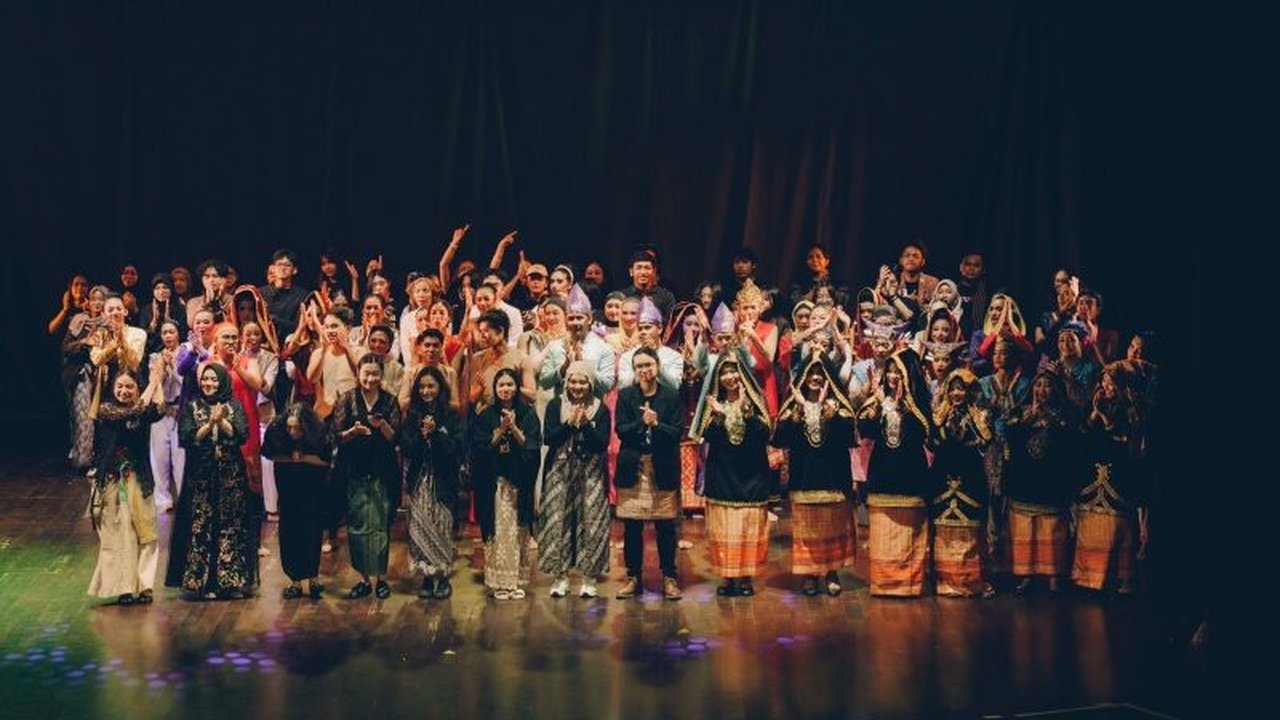 Komunitas Tari FISIP UI menggelar Radha Sarisha 2025, pertunjukan tari modern yang mengangkat kisah Malin Kundang dengan sentuhan kontemporer dan kolaborasi lintas generasi.