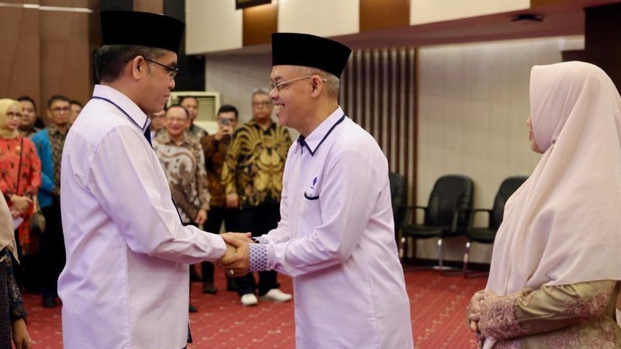 Cris Kuntadi dilantik sebagai Sekretaris Jenderal Kementerian Ketenagakerjaan (Kemnaker) oleh Menaker Yassierli, diharapkan membawa inovasi dan peningkatan kinerja.