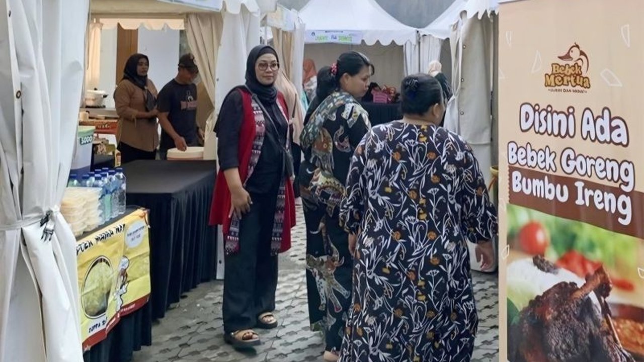 Bazar UMKM di Jakarta Selatan diikuti 30 pelaku usaha binaan, menawarkan beragam produk dan dimeriahkan lomba tari serta talkshow keuangan, bertujuan mendorong ekonomi lokal.