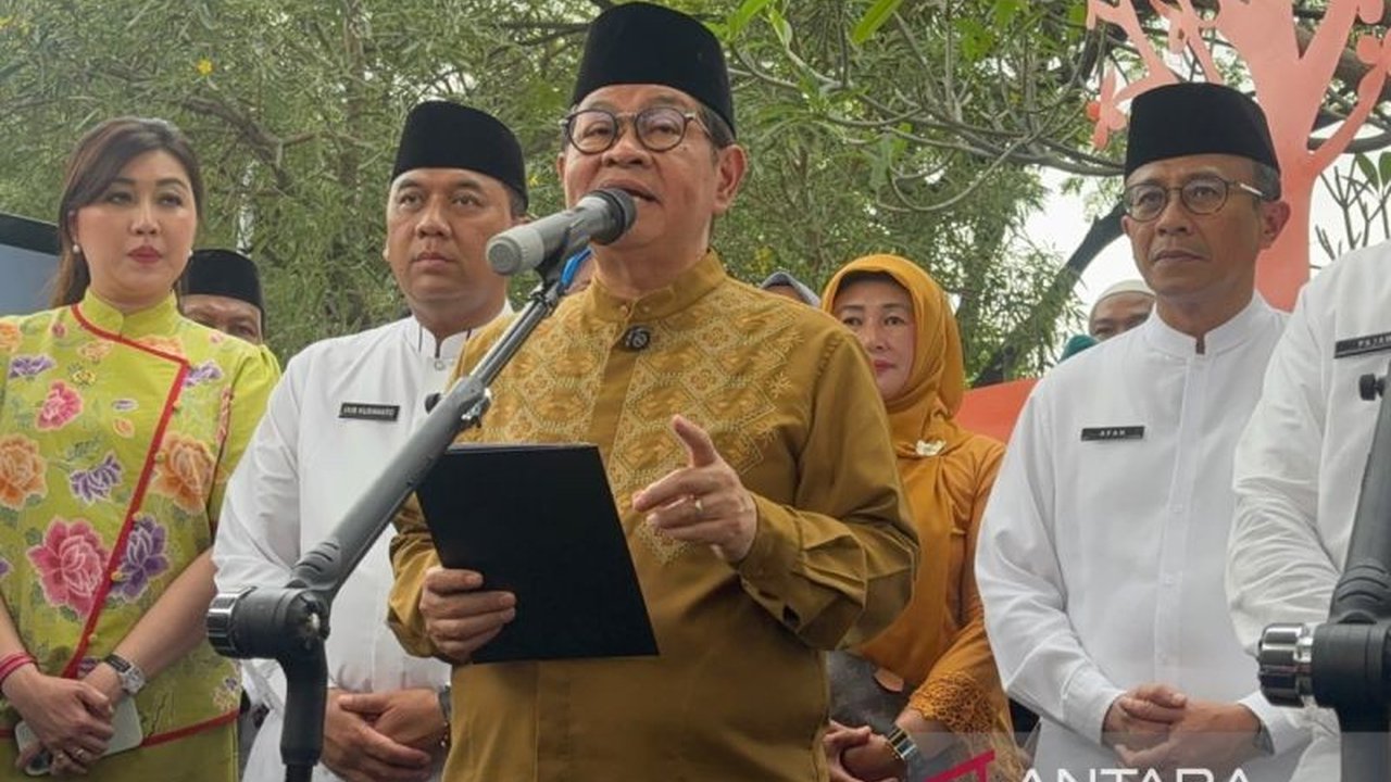 Gubernur DKI Jakarta, Pramono Anung Wibowo, akan mengatasi tawuran di Manggarai dengan menyediakan lapangan pekerjaan dan ruang aktivitas positif bagi warga, bukan hanya program keagamaan.