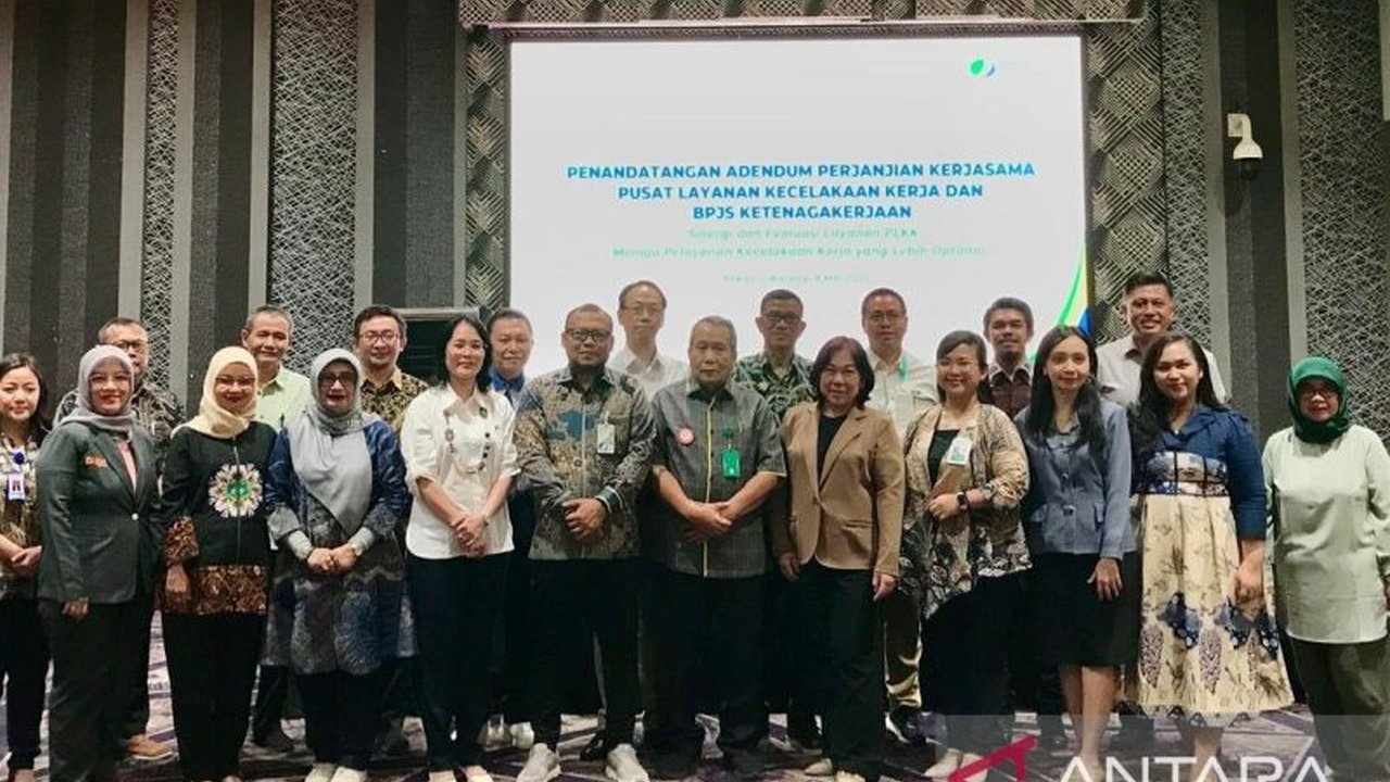 BPJS Ketenagakerjaan Cabang Bekasi Cikarang memperluas akses JKK melalui kerjasama dengan PLKK, menjangkau 1,5 juta pekerja penerima upah dan pekerja informal di Kabupaten Bekasi.