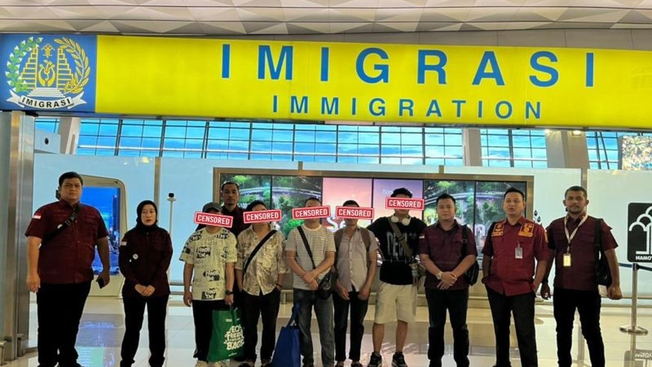 8 WNA China dideportasi dari Banggai: Salahgunakan Visa Kunjungan Wisata