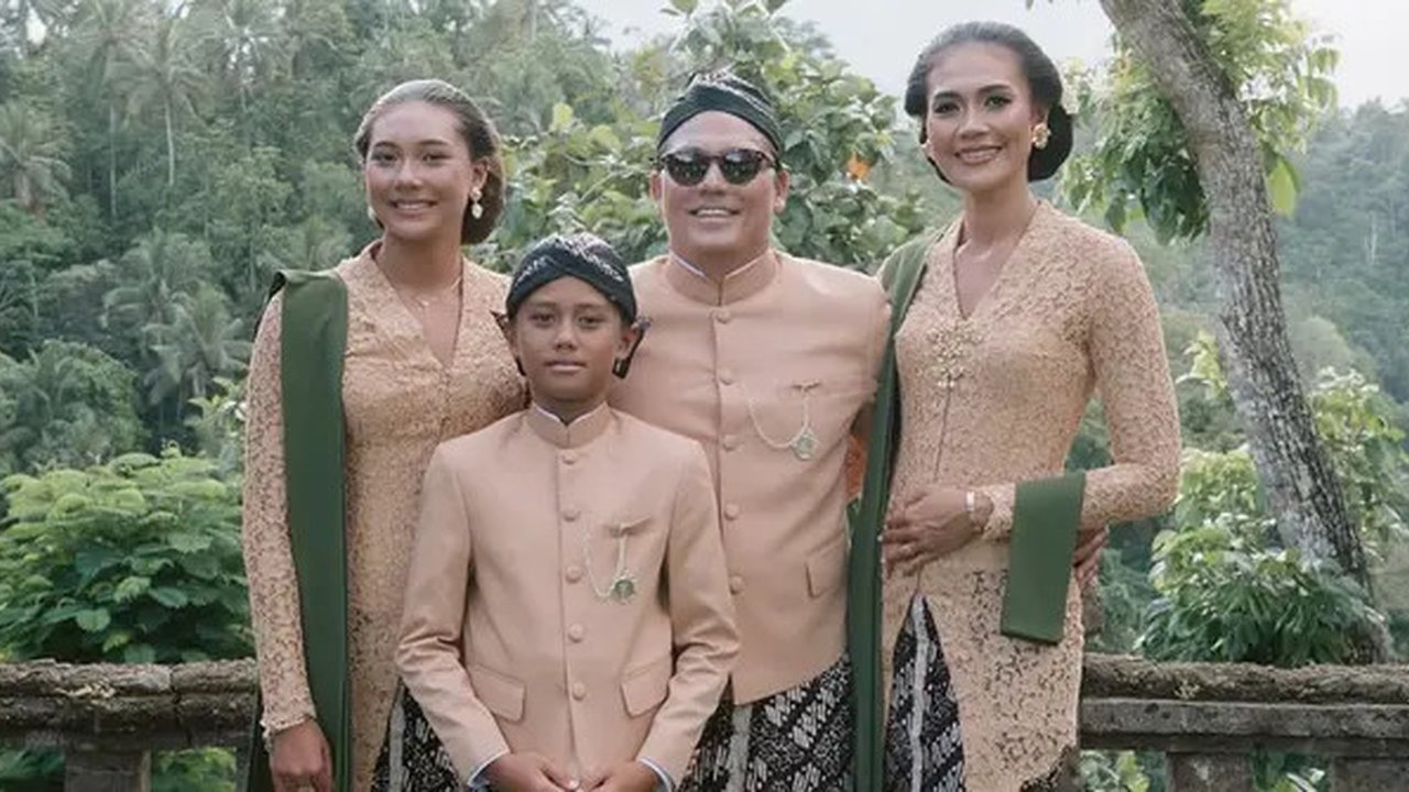 Kakak Ipar dan Keponakan Luna Maya di Hari Pernikahan. [@febjabrik]