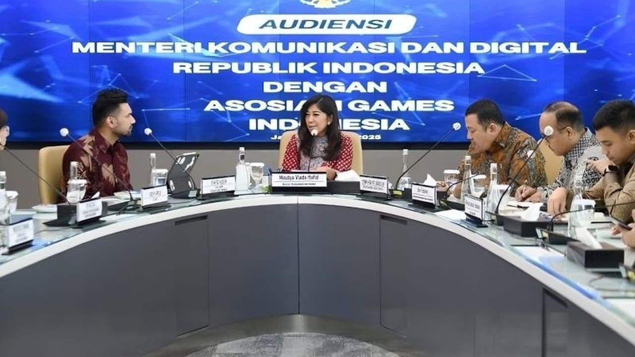 Menkominfo sebut industri gim Indonesia berpotensi besar dorong pertumbuhan ekonomi, namun pengembangan lokal masih terhambat pendanaan dan penguasaan pasar yang minim.