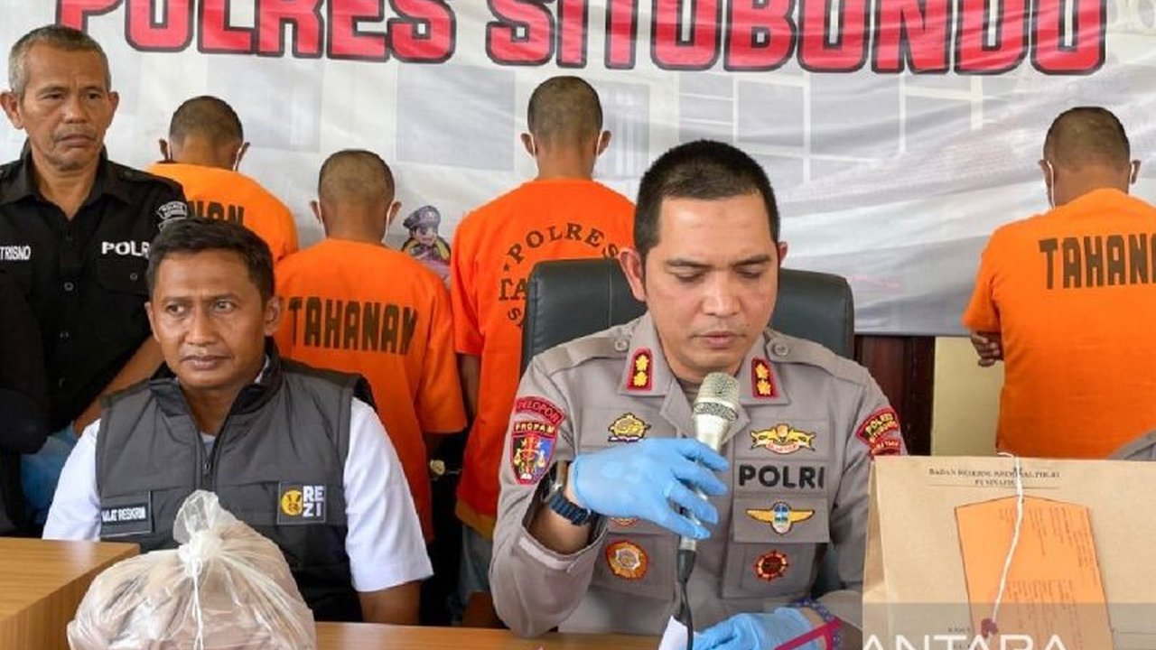 Polres Situbondo masih mendalami kasus dugaan penganiayaan anak 10 tahun yang mengalami luka bakar serius saat bermain dengan teman-temannya, diduga akibat kelalaian penggunaan spiritus.