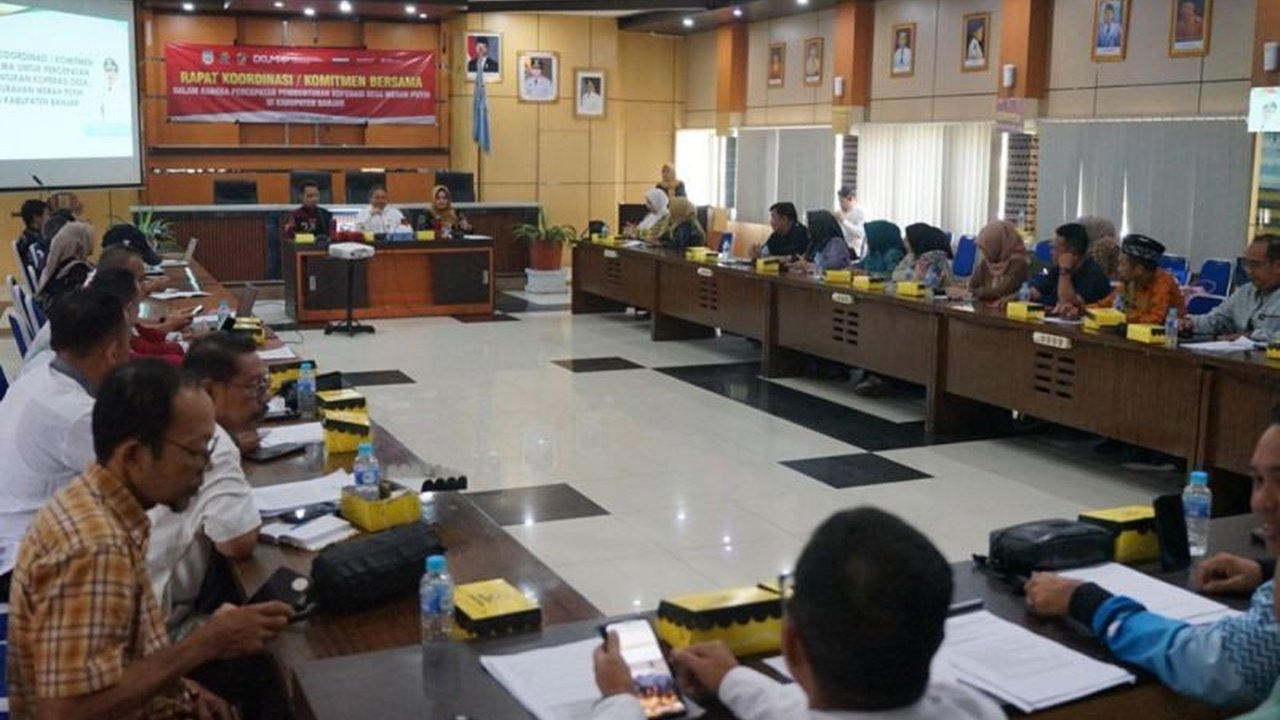 Pemerintah Kabupaten Banjar, Kalimantan Selatan, berkolaborasi dengan berbagai pihak untuk percepat pembentukan 290 Koperasi Desa Merah Putih di 277 desa dan 13 kelurahan, selaras dengan Inpres Nomor 9 Tahun 2025.