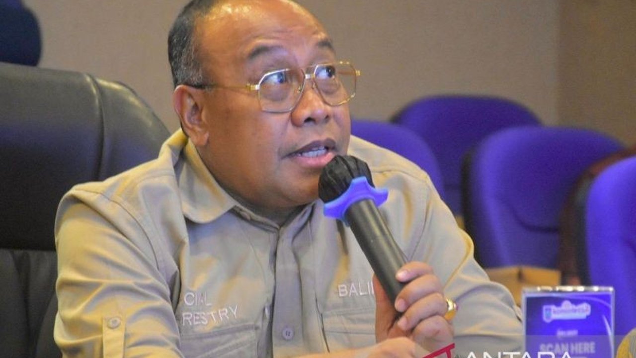 Pemprov NTB menargetkan pembangunan 450 dapur untuk mendukung Program Makan Bazis bergizi bagi 1.336.058 siswa di 10.474 sekolah, dengan pendanaan APBN dan target penyelesaian September 2024.