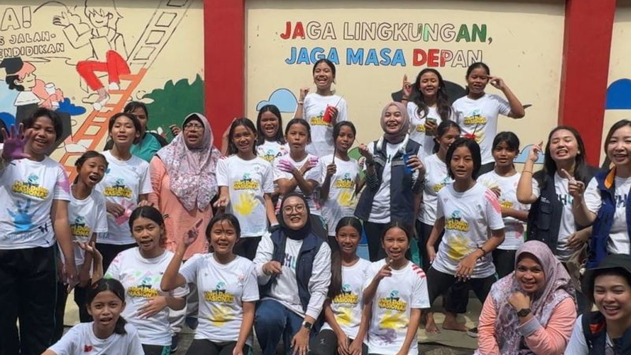 PT Pelindo menggelar program edukatif 'Pelindo Mengajar' di Kepulauan Seribu, meningkatkan literasi dan memberikan fasilitas pendidikan yang lebih baik bagi siswa SDN Pulau Panggang 2 Pagi.