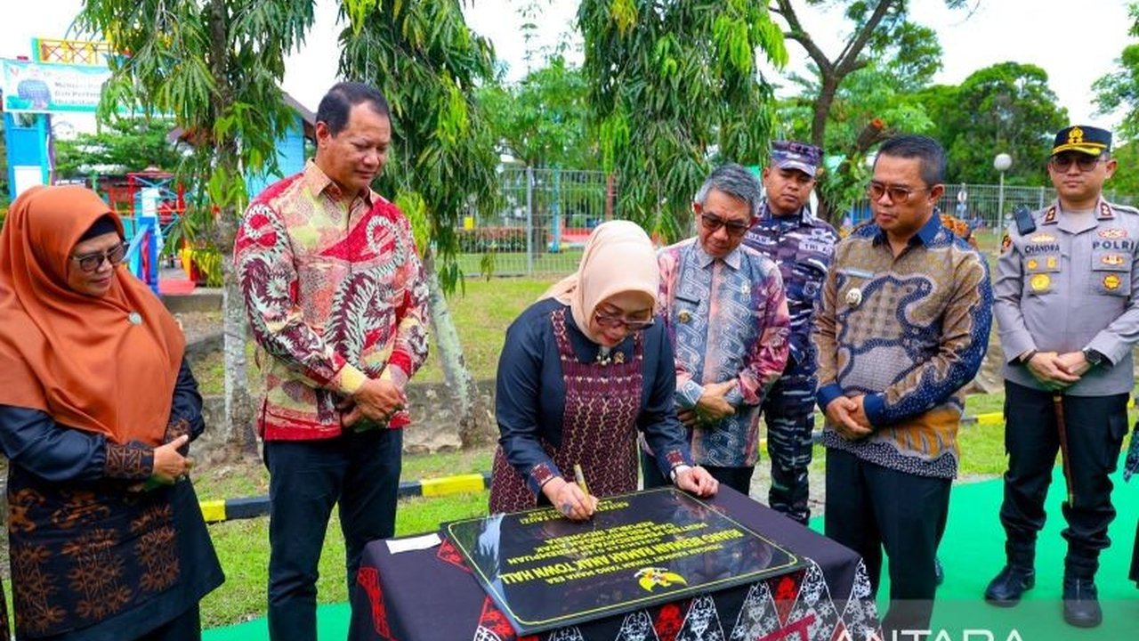 Menteri PPPA Arifah Fauzi menekankan pentingnya Ruang Bermain Ramah Anak (RBRA) untuk mendukung tumbuh kembang anak secara optimal dan mengapresiasi inisiatif PT KPC dalam membangun RBRA Swarga Bara di Kutai Timur.