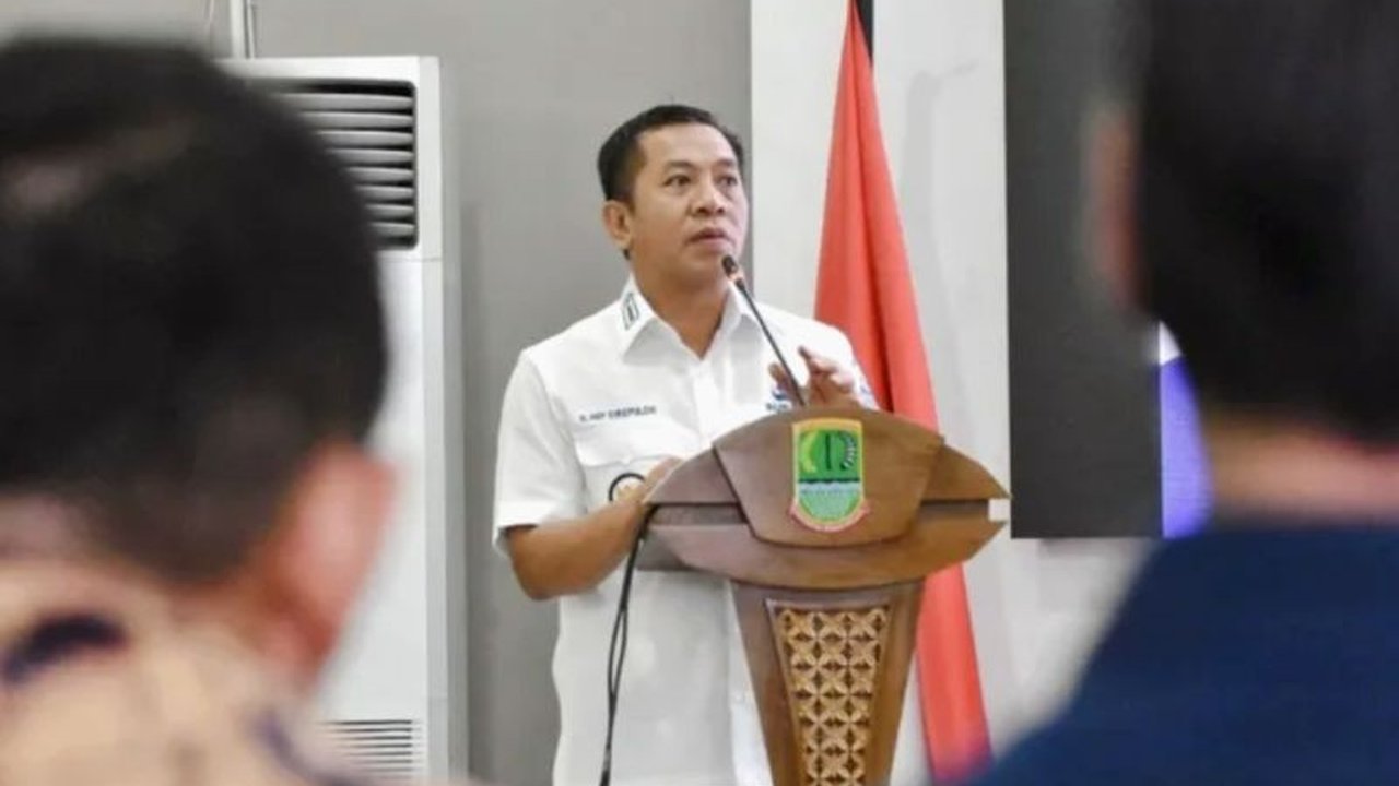 Pemerintah Kabupaten Karawang membangun jejaring usaha antara industri besar dan UMKM lokal, mendorong peningkatan ekonomi dan pemberdayaan pelaku UMKM di Karawang.
