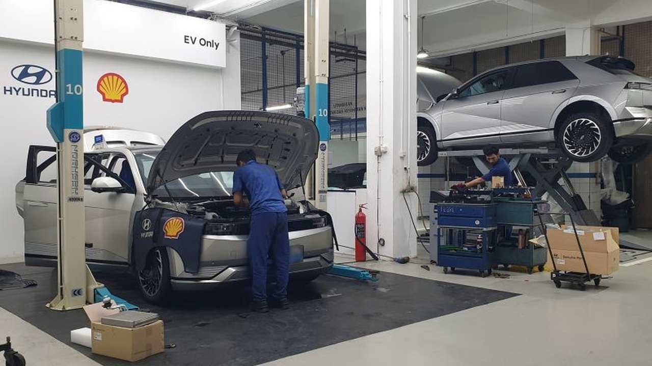 Hyundai Fest 2025 di Jakarta menawarkan pembaruan perangkat lunak ICCU untuk IONIQ 5, IONIQ 6, dan GENESIS G80 EV, serta berbagai program menarik seperti diskon suku cadang, layanan tukar tambah, dan test drive.