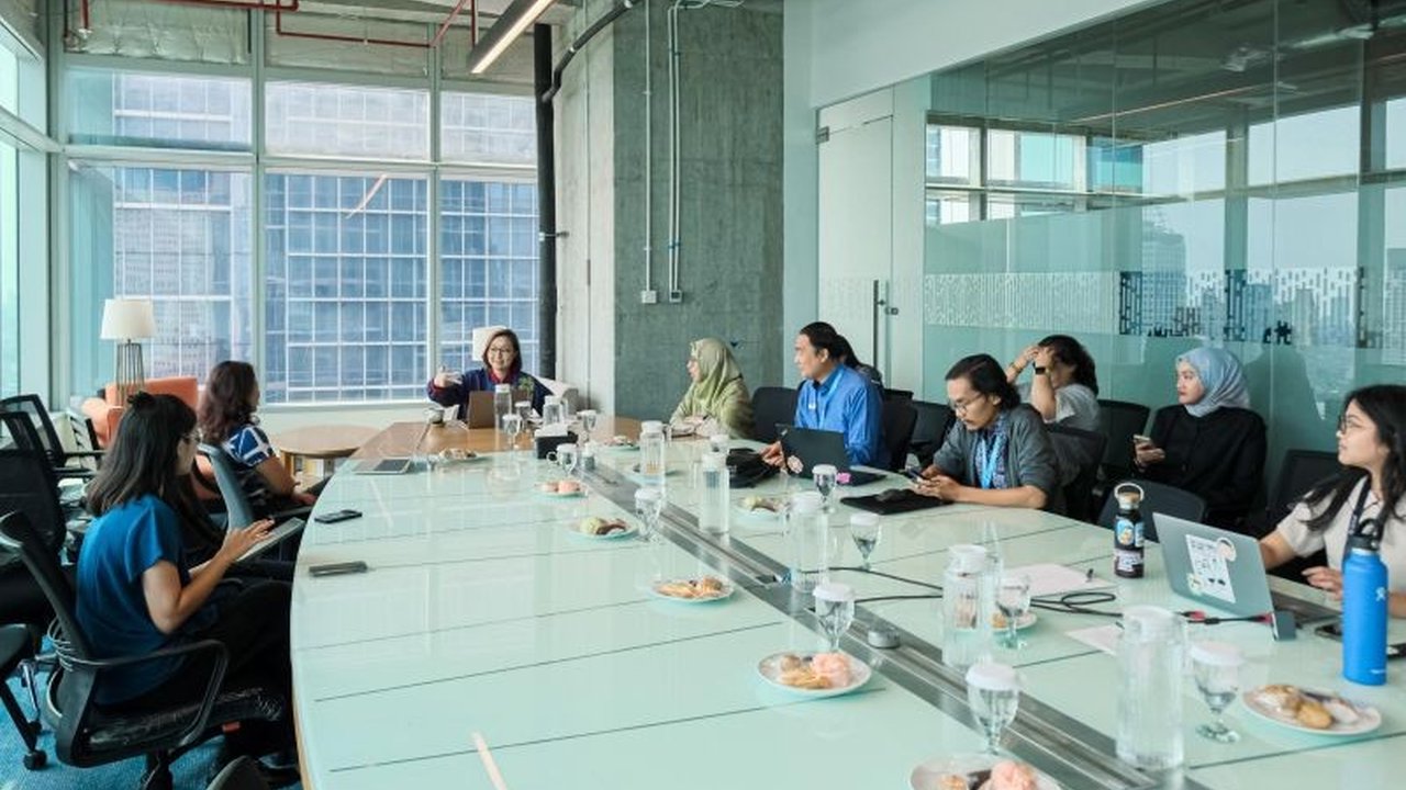 Wakil Menteri Ekonomi Kreatif, Irene Umar, berkolaborasi dengan Jakarta Movin untuk menggali potensi seni pertunjukan Indonesia dan mendorong pertumbuhan ekonomi kreatif.