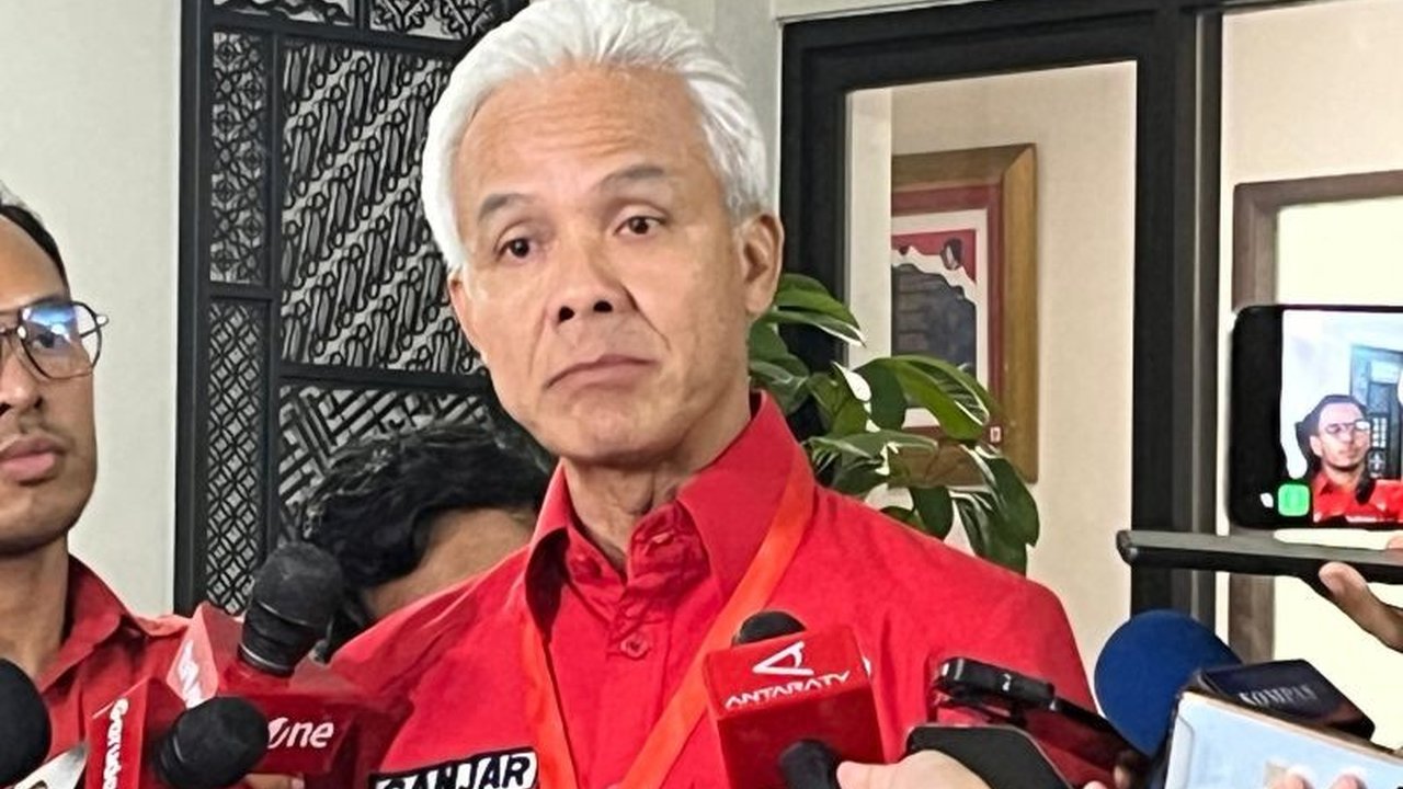 Ganjar Pranowo, Ketua DPP PDI Perjuangan, menekankan pentingnya loyalitas kepala daerah terhadap partai untuk memastikan konsistensi nilai-nilai ideologis dan program kerakyatan PDIP.