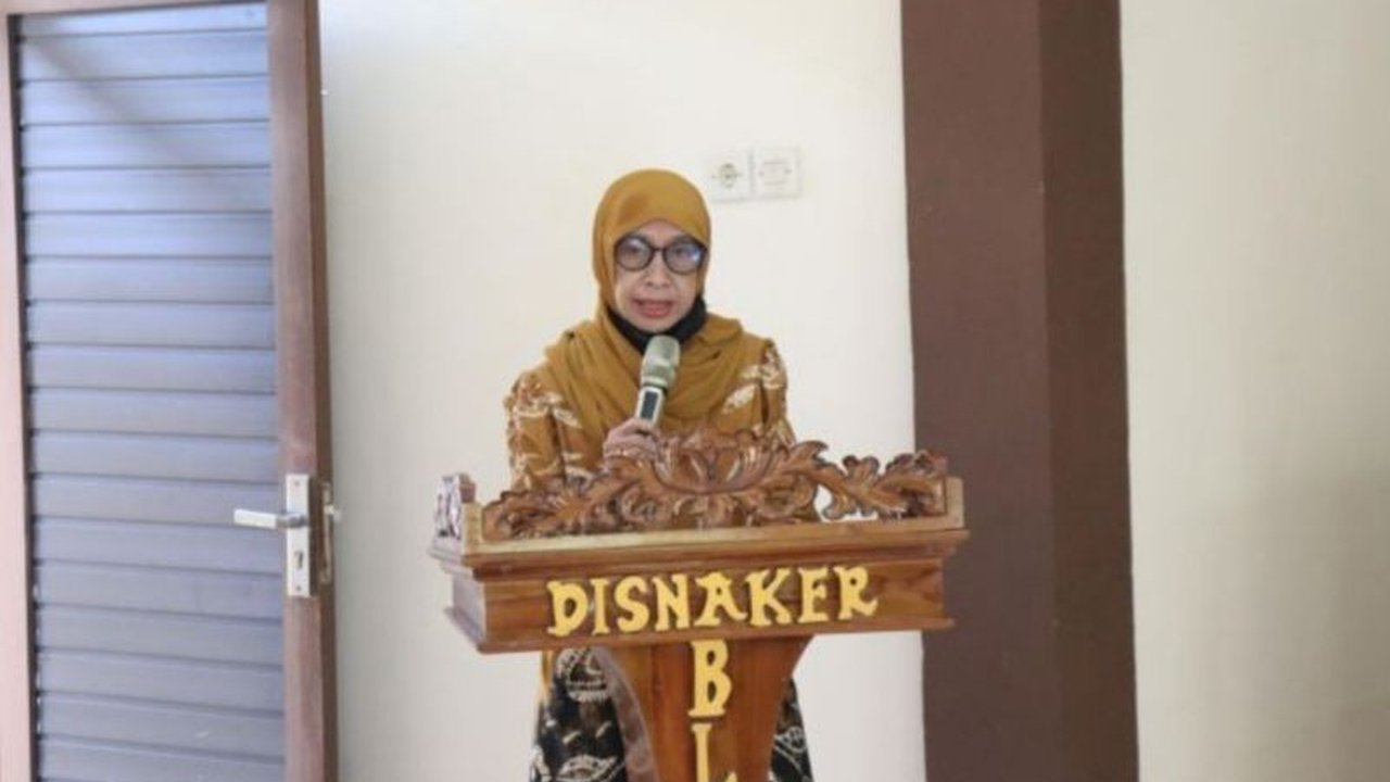 Pemkab Tapin, Kalimantan Selatan, mengembangkan produk unggulan UMKM desa melalui program One Village One Product (OVOP) untuk memperkuat ekonomi lokal dan daya saing desa.