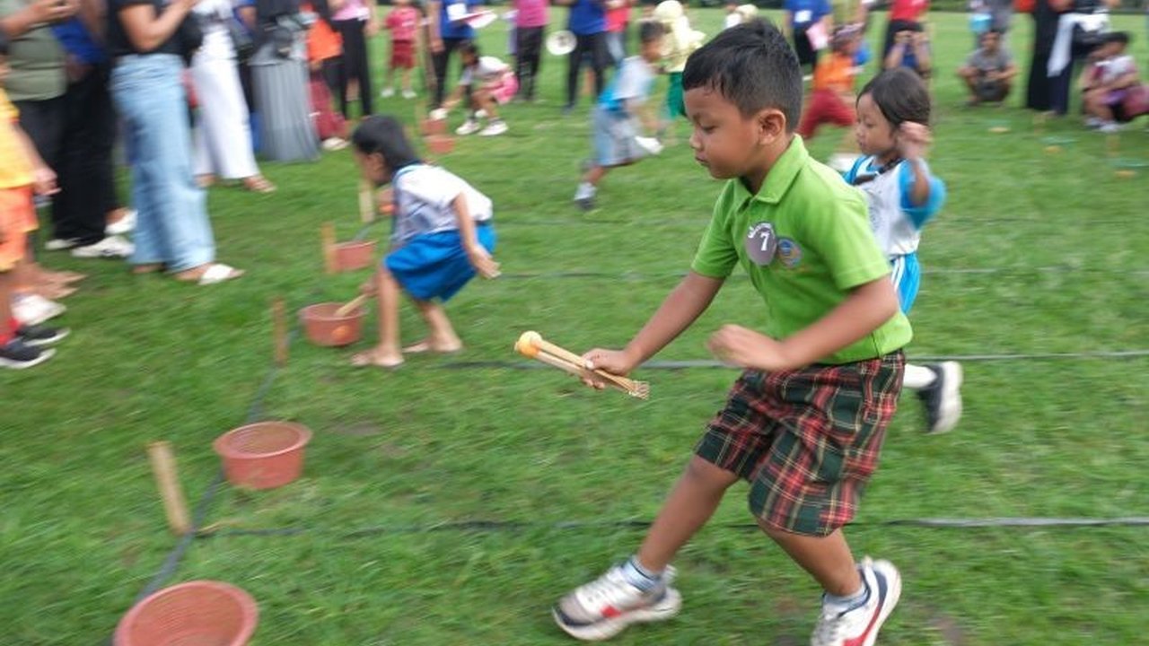 Kemendikdasmen dan SEAMEO berkolaborasi menyusun peta jalan untuk meningkatkan layanan Pendidikan Anak Usia Dini (PAUD) di ASEAN, fokus pada digitalisasi dan pendanaan.