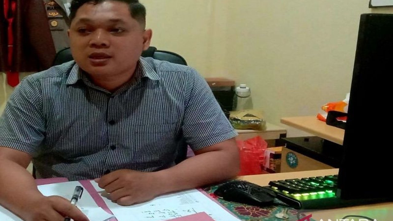 Polres Gorontalo Utara menahan enam tersangka kasus politik uang dalam PSU Pilkada 2024, dengan empat tersangka lainnya masih dalam pencarian.