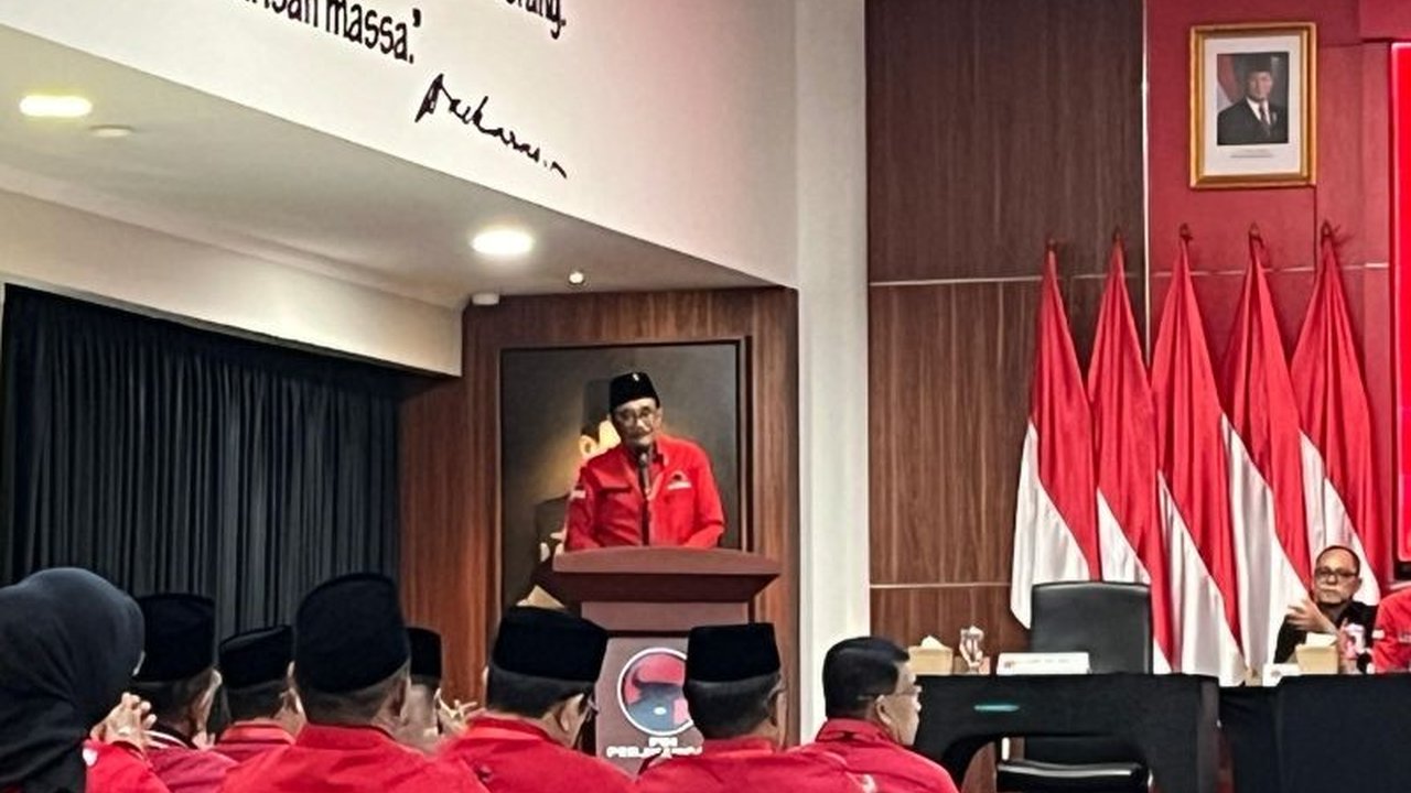 Ketua DPP PDI Perjuangan, Djarot Saiful Hidayat, menekankan pentingnya kepala daerah memahami AD/ART partai dan nilai-nilai Pancasila dalam menjalankan tugasnya.