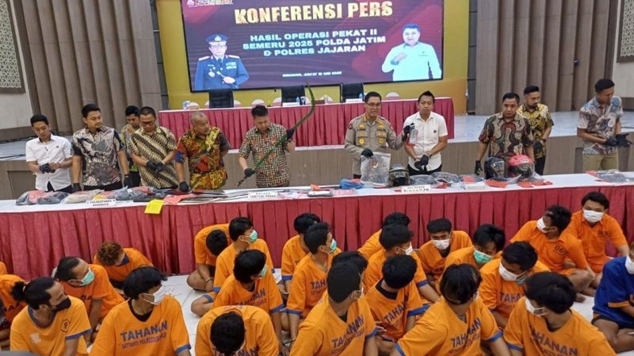 Polda Jatim Ungkap 1.863 Kasus Premanisme dalam Operasi Pekat Semeru 2025