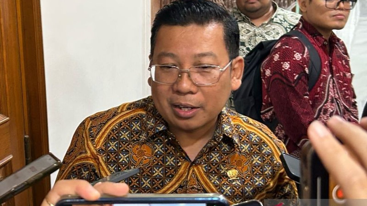 Kepala Bapanas dan Wamentan menjelaskan bahwa penurunan harga beras global tidak memengaruhi harga beras domestik, karena kebijakan pemerintah dan panen raya.