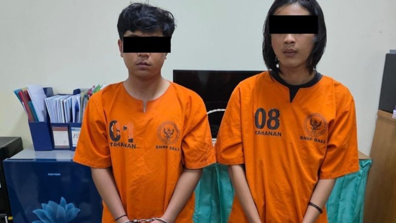 Badan Narkotika Nasional Provinsi (BNNP) Bali menggagalkan transaksi 1,9 kg ganja di Pasar Sangsit, Buleleng, mengungkap jaringan narkoba Sumatera-Bali.