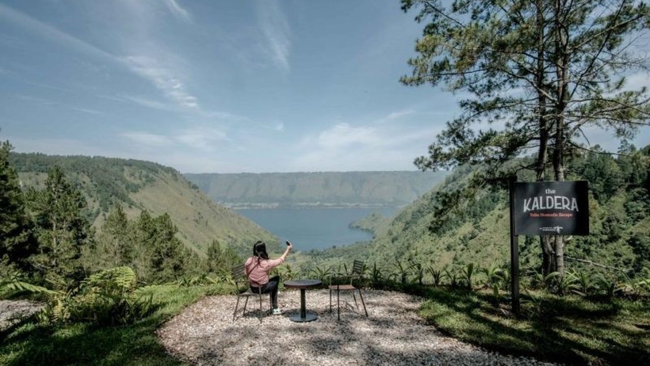 Mendapat kartu kuning dari UNESCO, Geopark Kaldera Toba mendapat perhatian serius dari Kemenpar yang menyiapkan langkah konkret untuk mengembalikan statusnya.