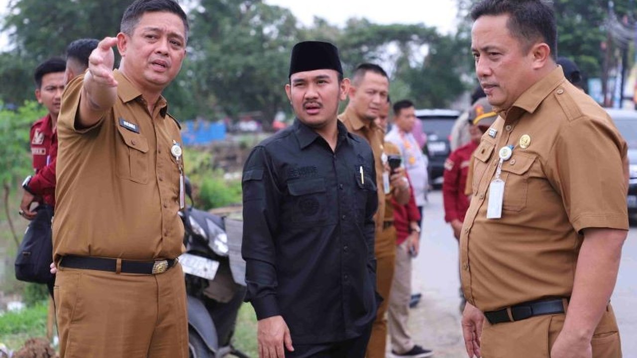 Pemerintah Kabupaten Bekasi memastikan pemerataan pembangunan infrastruktur jalan hingga ke pelosok desa untuk meningkatkan konektivitas dan pertumbuhan ekonomi masyarakat.