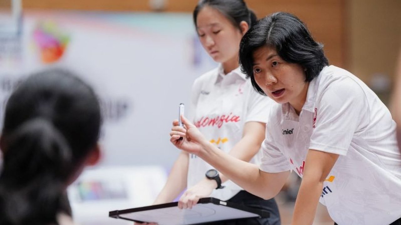 Timnas basket U16 putri Indonesia raih dua kemenangan beruntun di FIBA U16 Women’s Asia Cup SEABA Qualifiers 2025, namun pelatih tetap meminta evaluasi untuk meningkatkan performa.