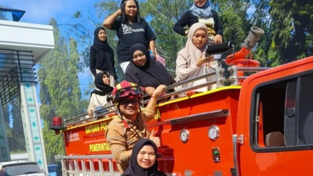 Sekretariat DPRD Kota Banjarbaru mengadakan pelatihan penanggulangan kebakaran untuk membekali para pegawai dalam menghadapi situasi darurat, meningkatkan kesiapsiagaan, dan mencegah kebakaran.