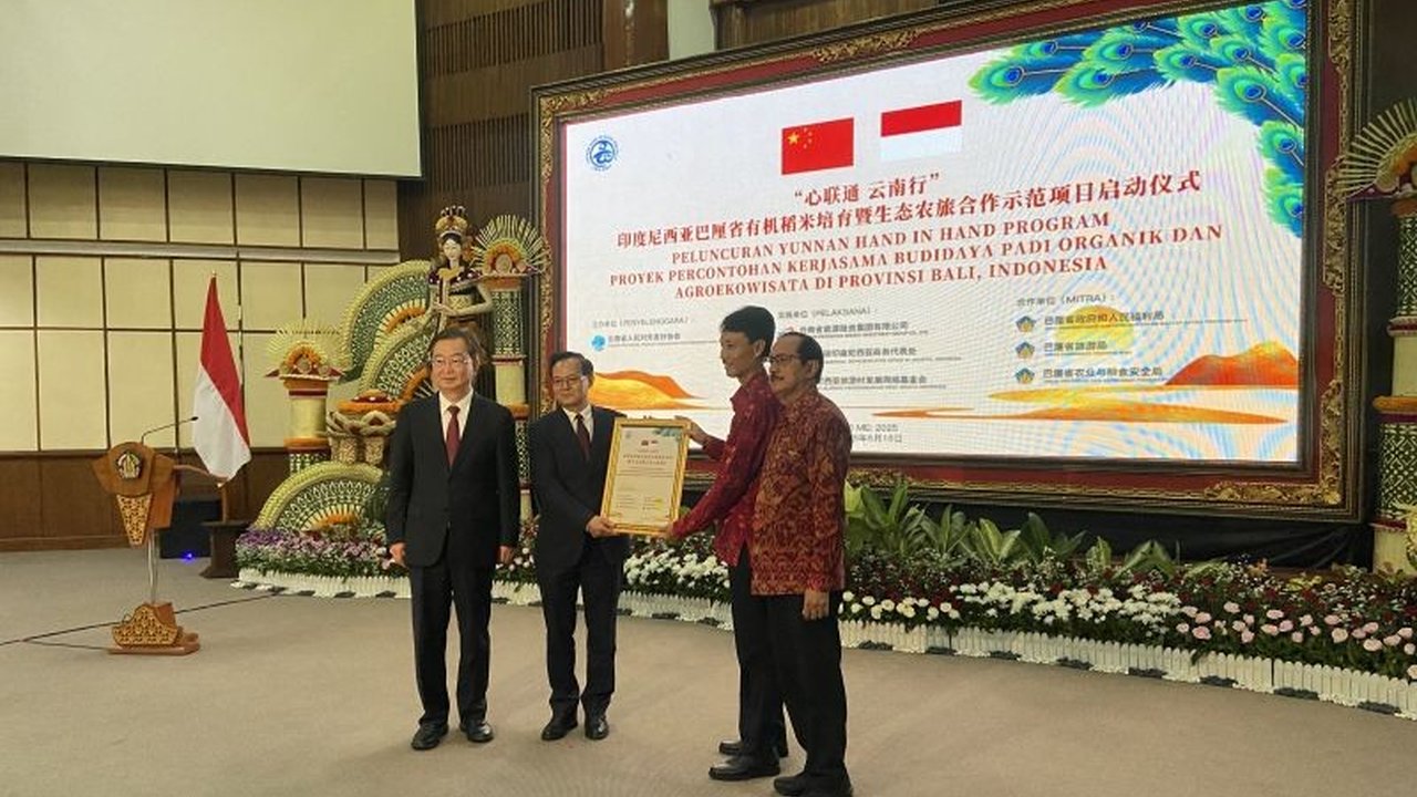 Pemprov Bali dan Provinsi Yunnan, China, menjalin kerja sama pertanian organik di Desa Senganan, Tabanan, yang bertujuan meningkatkan ketahanan pangan dan mengembangkan agroekowisata.