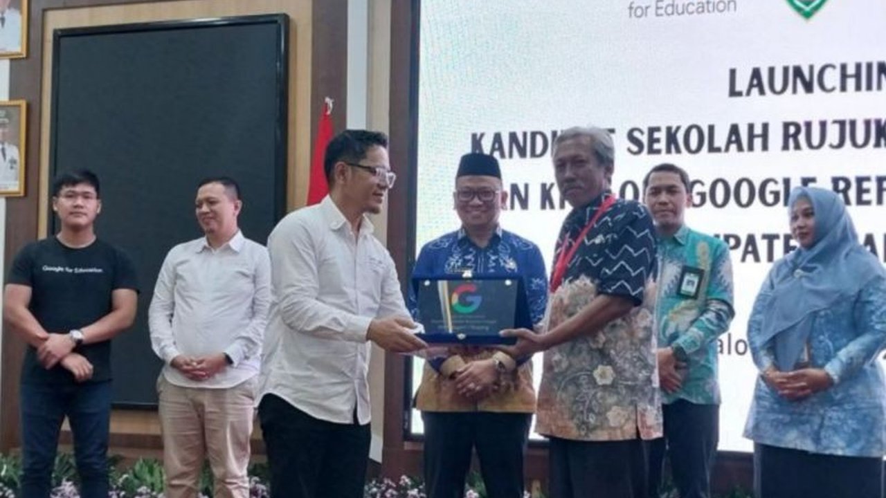 Kabupaten Tabalong, Kalimantan Selatan, terpilih sebagai kabupaten rujukan penggunaan teknologi Google untuk pembelajaran, menandai langkah maju dalam transformasi digital pendidikan di Indonesia.