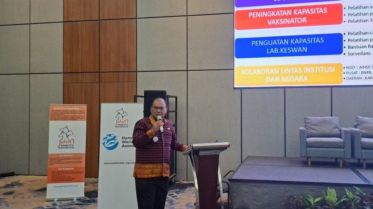 Pemerintah Provinsi NTT mendorong penanganan rabies dengan pendekatan kesejahteraan hewan melalui edukasi, vaksinasi, dan kolaborasi lintas lembaga, bukan eliminasi massal hewan.