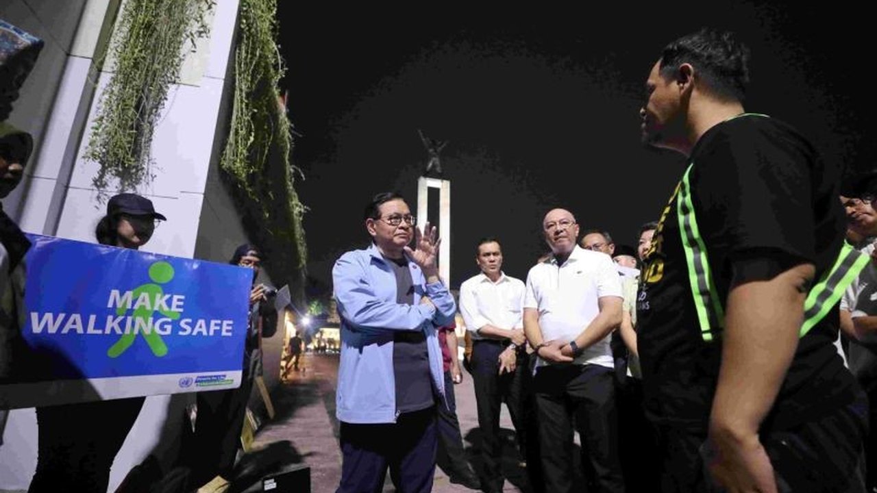 Gubernur DKI Jakarta meresmikan lima taman beroperasi 24 jam, termasuk Lapangan Banteng, untuk mendukung ruang terbuka hijau yang inklusif bagi warga.