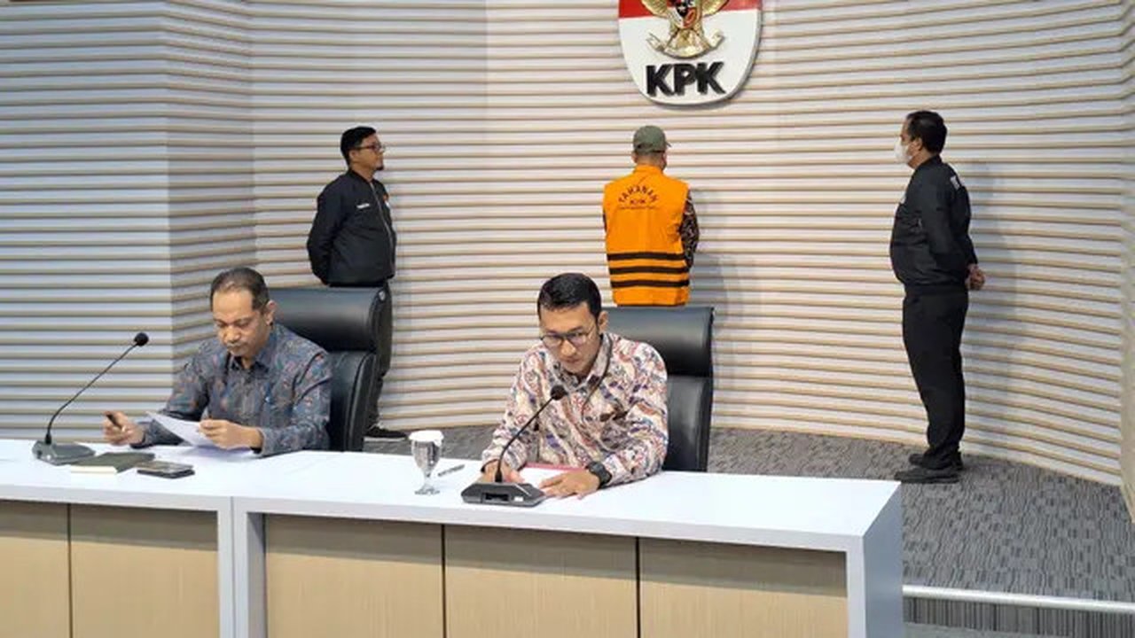 Mantan Kepala Pusat Krisis Kesehatan Kemenkes, Budi Sylvana, dituntut 4 tahun penjara dan denda Rp200 juta terkait kasus korupsi pengadaan APD COVID-19 tahun 2020 yang merugikan negara hingga Rp319,69 miliar.