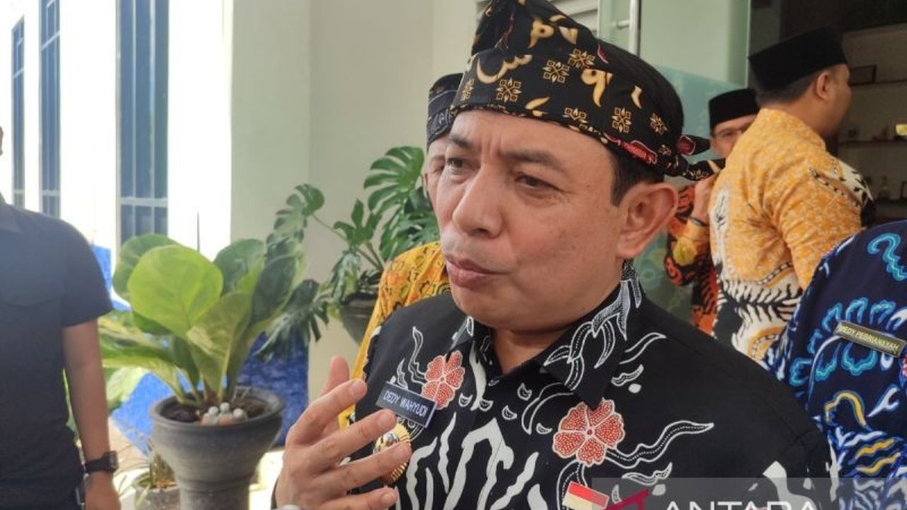 Wali Kota Bengkulu, Dedy Wahyudi, mendukung penuh Kejati Bengkulu dalam mengusut tuntas dugaan korupsi yang terkait dengan pembangunan dan pengelolaan Mega Mall, yang hingga kini belum memberikan kontribusi Pendapatan Asli Daerah (PAD).