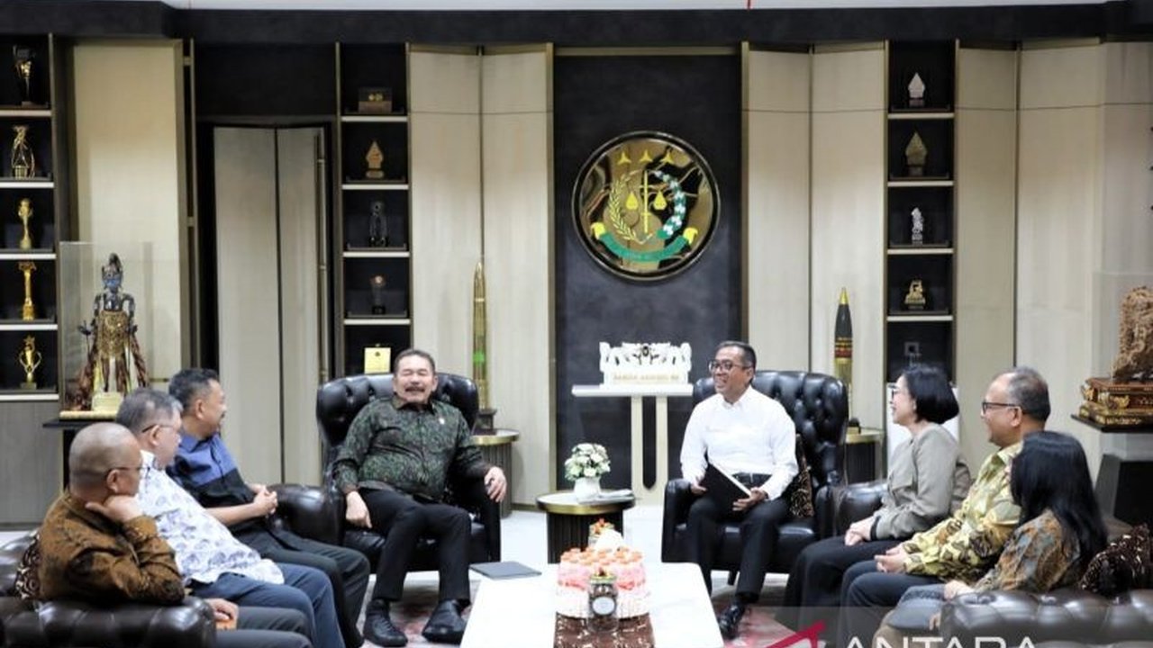 Kementerian Pendidikan, Kebudayaan, Riset, dan Teknologi (Kemdikbudristek) berkolaborasi dengan Kejaksaan Agung untuk memastikan pendidikan tinggi Indonesia bersih dari korupsi dan taat hukum, mendukung visi Indonesia Emas 2045.