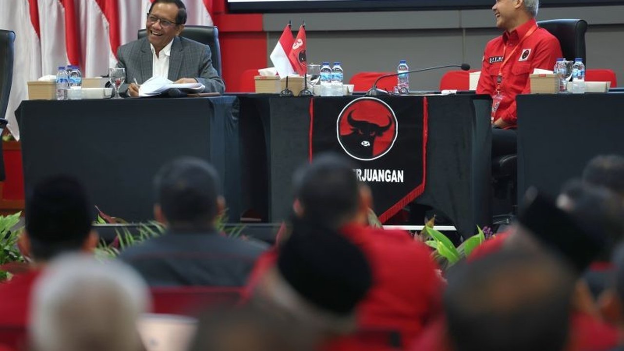 Mantan Menko Polhukam Mahfud MD mengingatkan kepala daerah agar tak terjerat korupsi, jelaskan modus korupsi dan dampaknya.