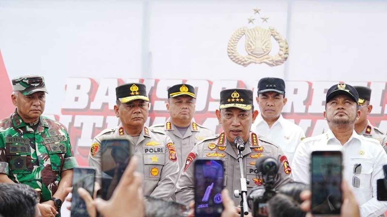 Kapolri Jenderal Listyo Sigit Prabowo membangun asrama mewah senilai Rp65,57 miliar di Samarinda untuk meningkatkan kesejahteraan dan kinerja personel Polri dalam memberikan pelayanan kepada masyarakat.
