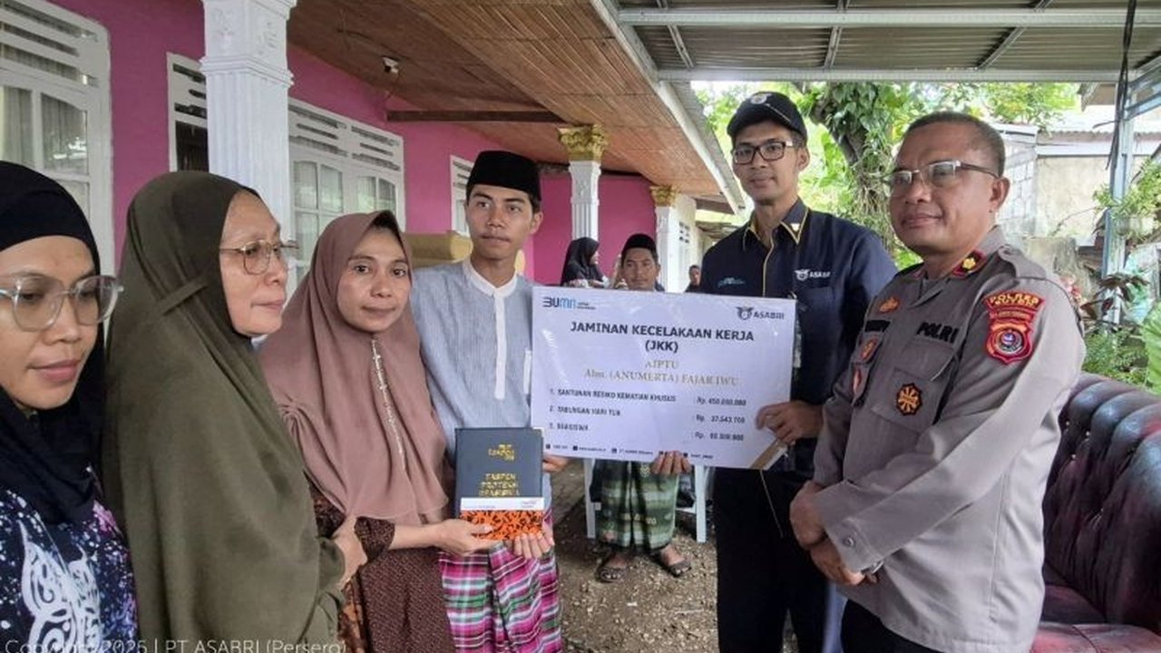 PT ASABRI (Persero) memberikan santunan sebesar Rp547 juta kepada ahli waris Aiptu (Anumerta) Fajar Iwu, polisi yang gugur dalam tugas di Buton, Sulawesi Tenggara, sebagai bentuk penghargaan negara atas pengabdiannya.